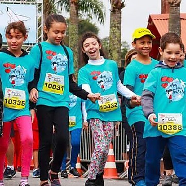 Isabela e amigos na largada da 6ª edição